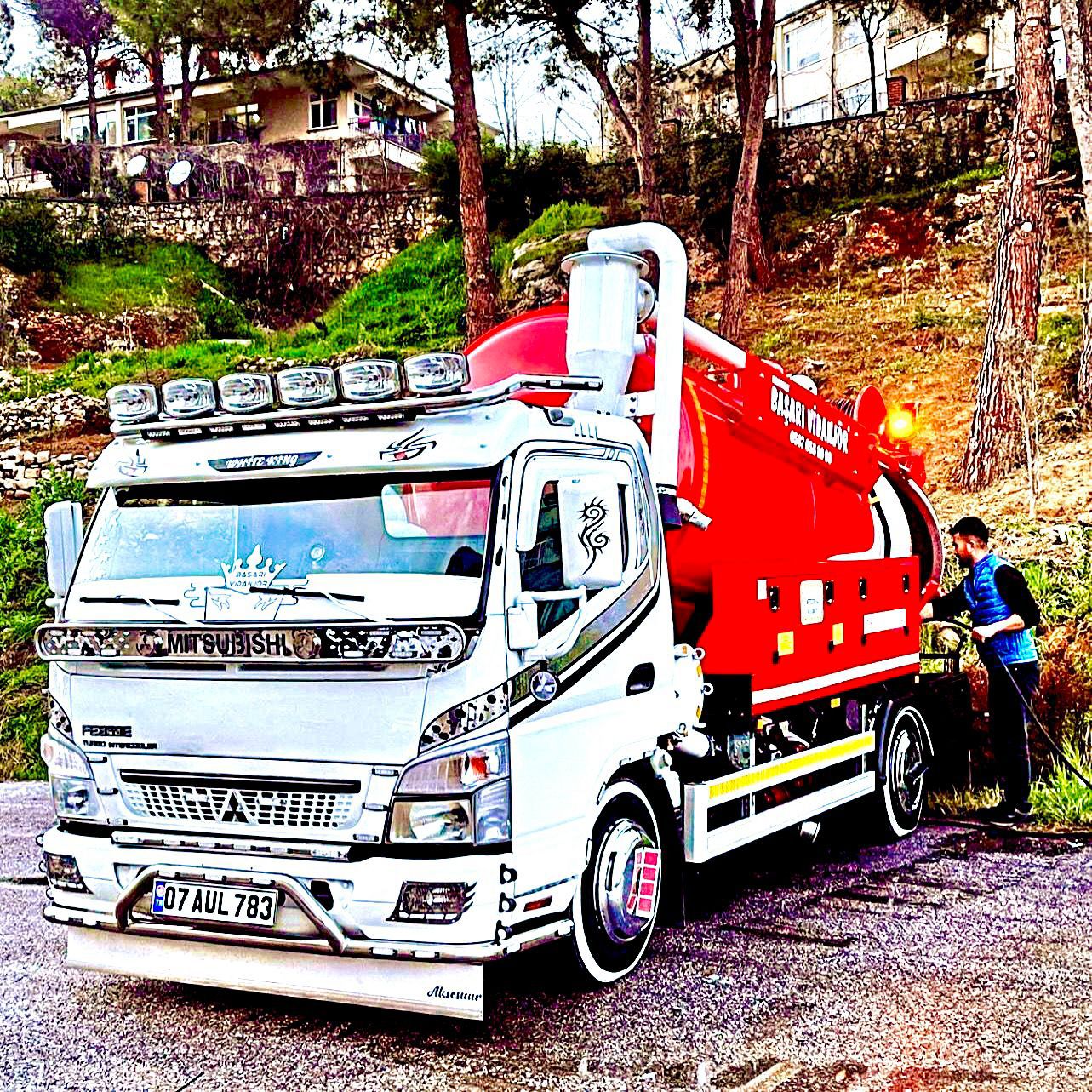 Başarı Vidanjör Mitsubishi Fuso foseptik aracı — Antalya tıkanıklık açma